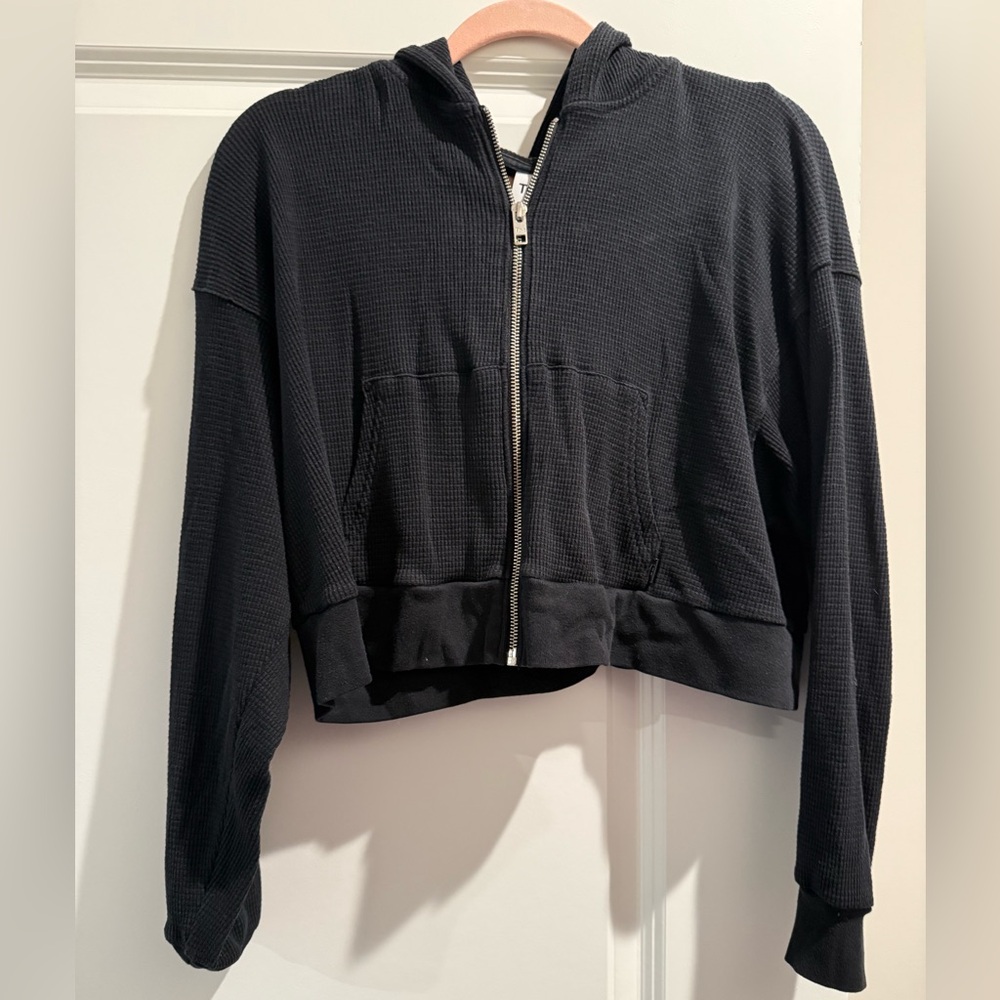 Aritzia Cropped Waffle Zip Up Hoodie in Black